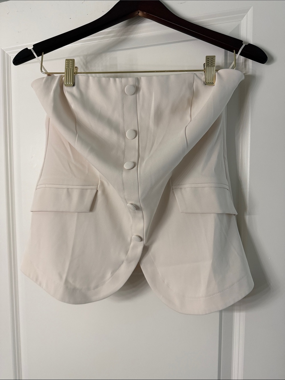 MELLODAY Cream Strapless Button-Front Tailored Bermudas